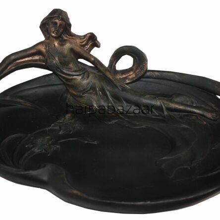 Patera Lady 